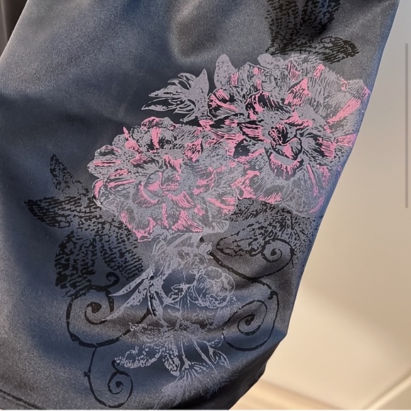 REITMANS | Dark Grey Peplum Style Top - Picture 3 of 9